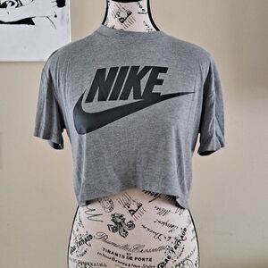 Nike Gray Crop T-Shirt Short Sleeve Crew Neck